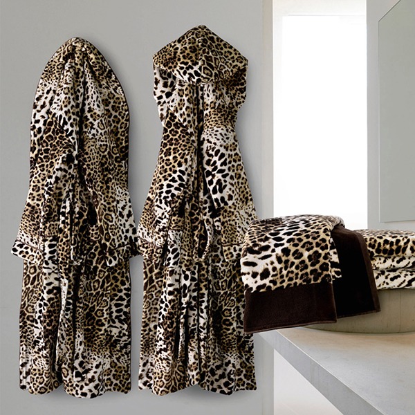BRAVO HOODED BATHROBE